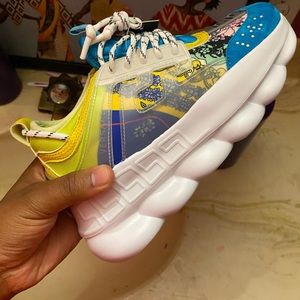 Versace Chain reactions